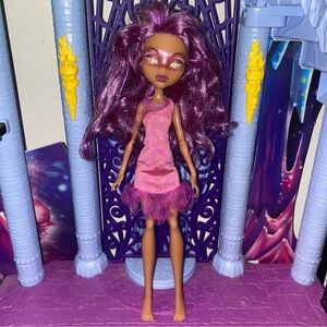 Monster High Haunted Getting Ghostly Clawdeen Wolf doll